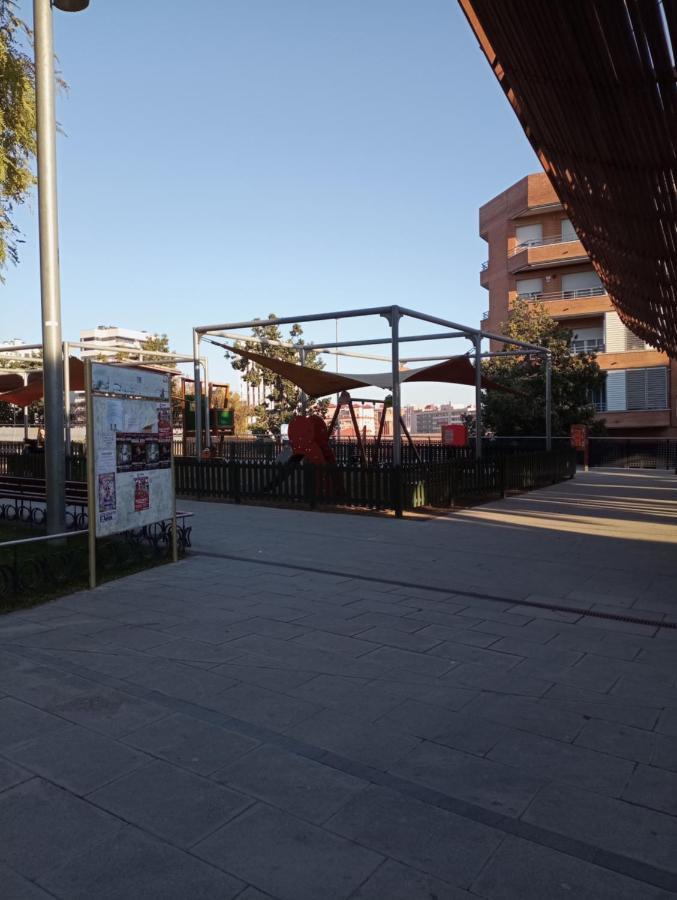 Ahllenrock Como Un Hotel, Pero Solo Para Ti Cornellà de Llobregat Buitenkant foto